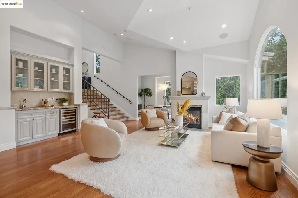 6389 Westover Drive Oakland CA 94611