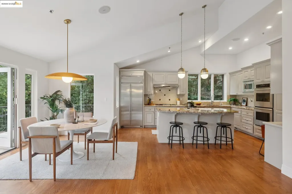 6389 Westover Drive Oakland CA 94611