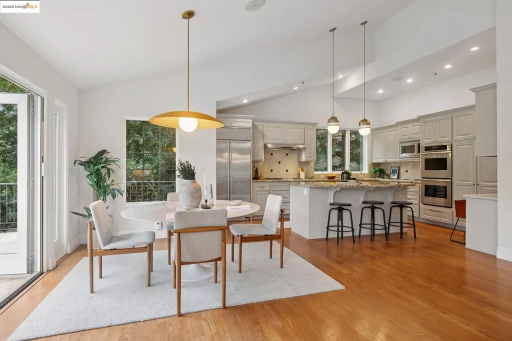 6389 Westover Drive Oakland CA 94611