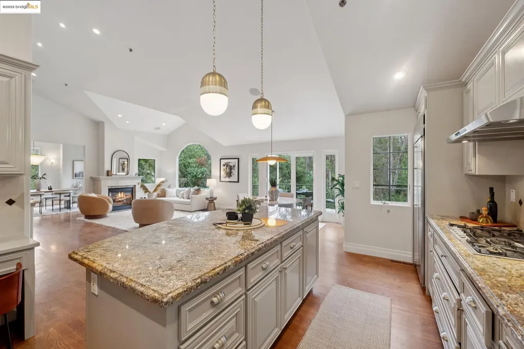6389 Westover Drive Oakland CA 94611