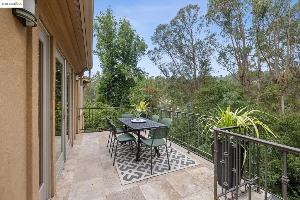 6389 Westover Drive Oakland CA 94611