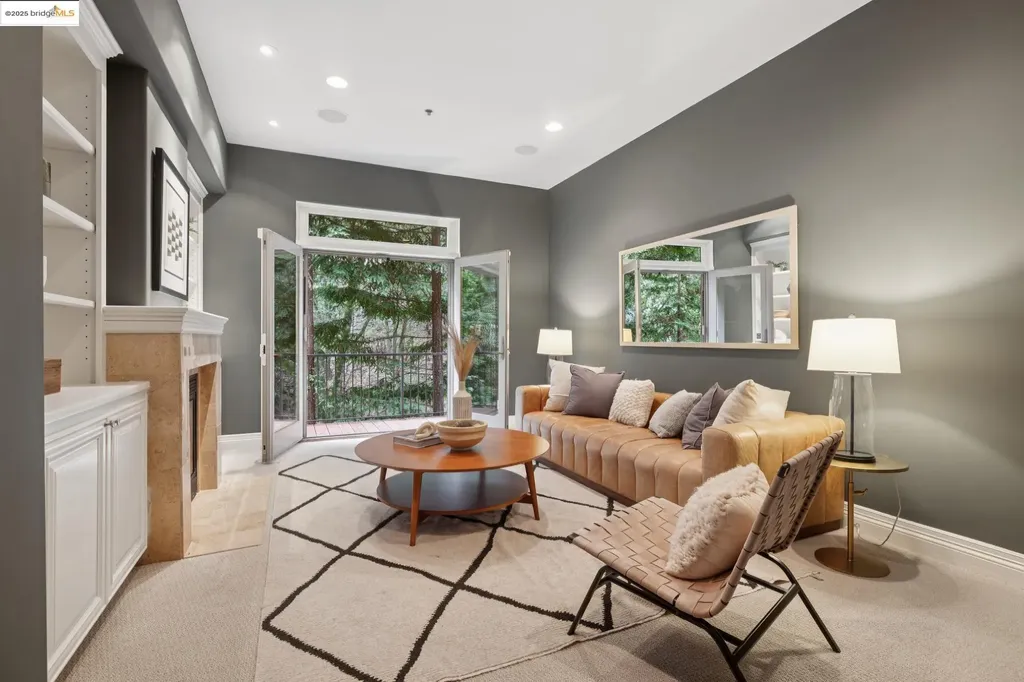 6389 Westover Drive Oakland CA 94611