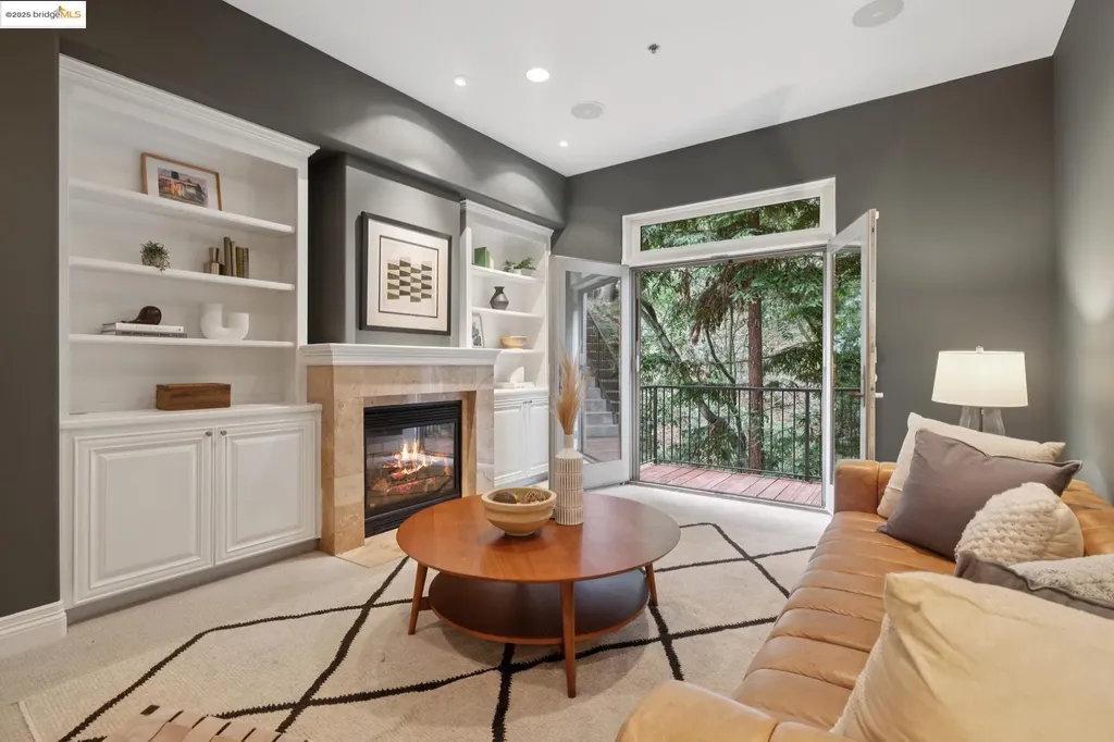 6389 Westover Drive Oakland CA 94611