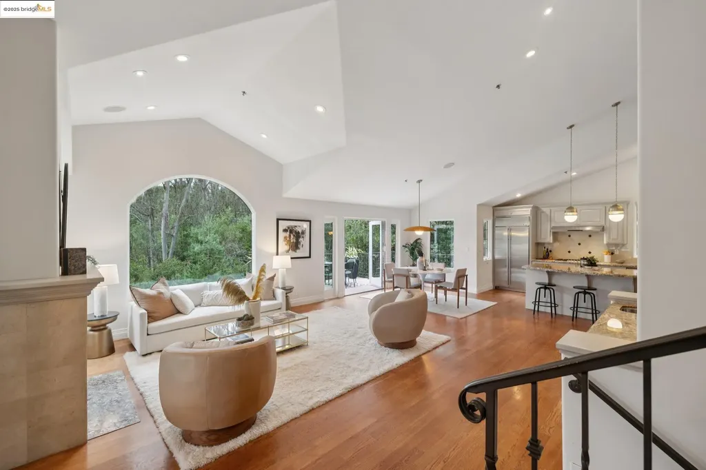 6389 Westover Drive Oakland CA 94611