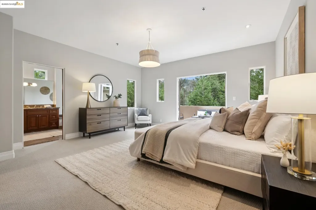 6389 Westover Drive Oakland CA 94611