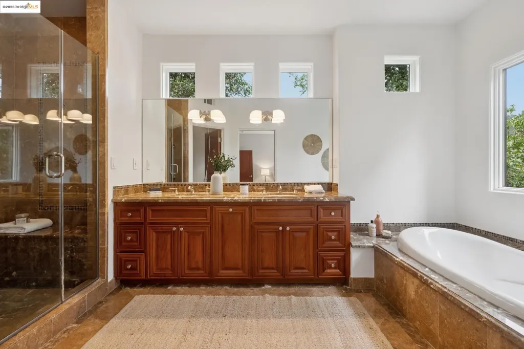 6389 Westover Drive Oakland CA 94611