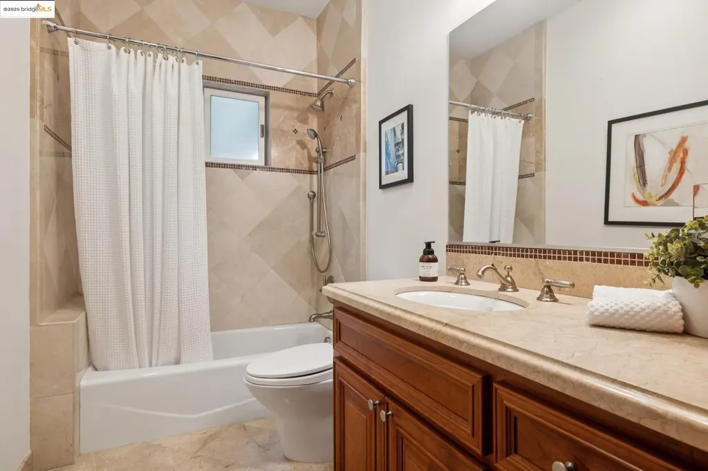 6389 Westover Drive Oakland CA 94611