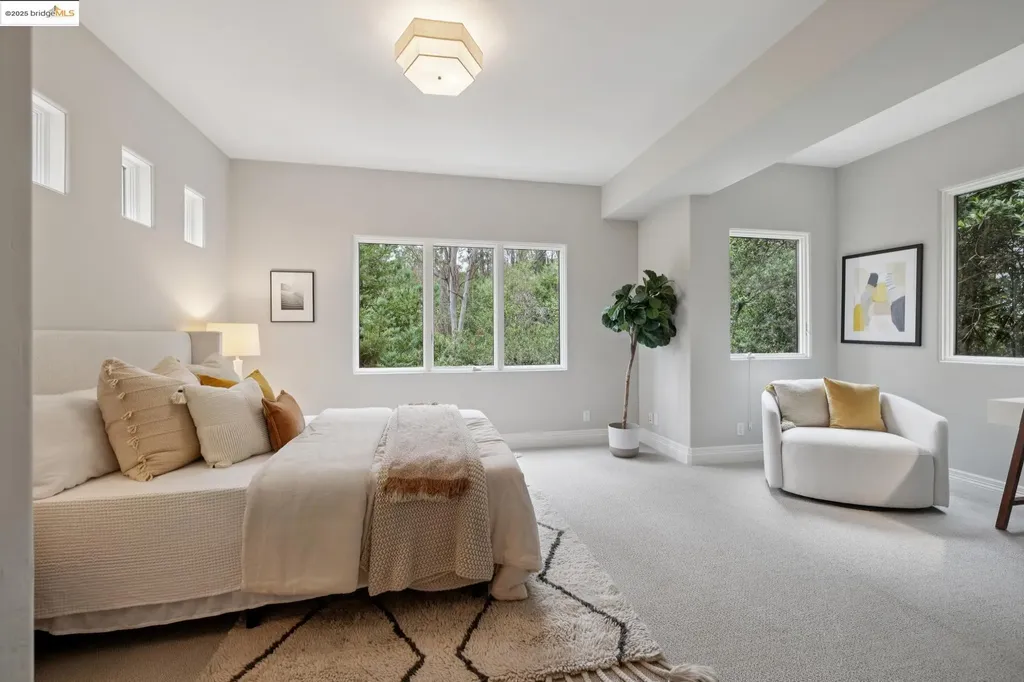6389 Westover Drive Oakland CA 94611