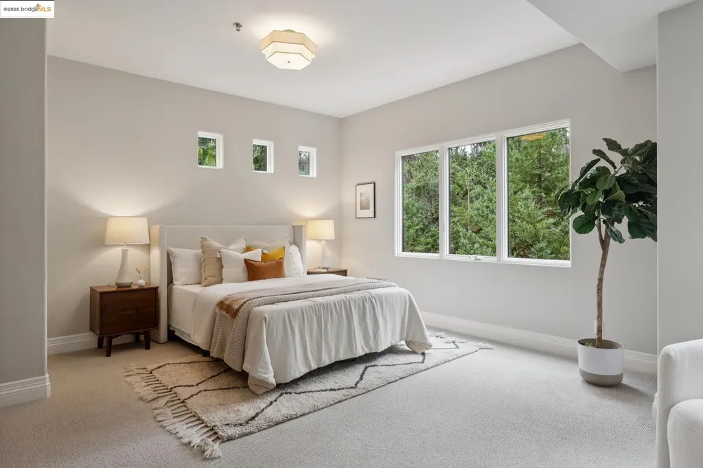 6389 Westover Drive Oakland CA 94611