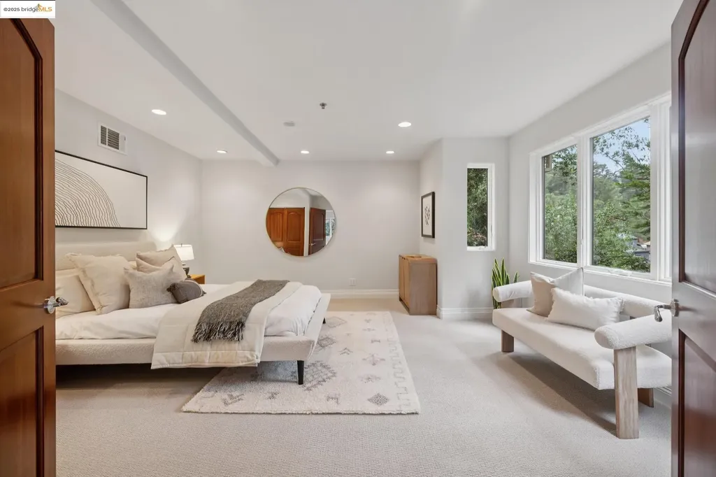 6389 Westover Drive Oakland CA 94611