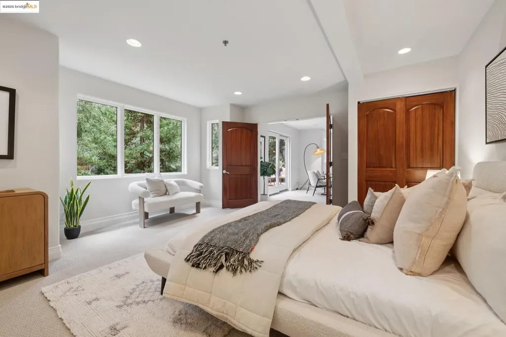 6389 Westover Drive Oakland CA 94611