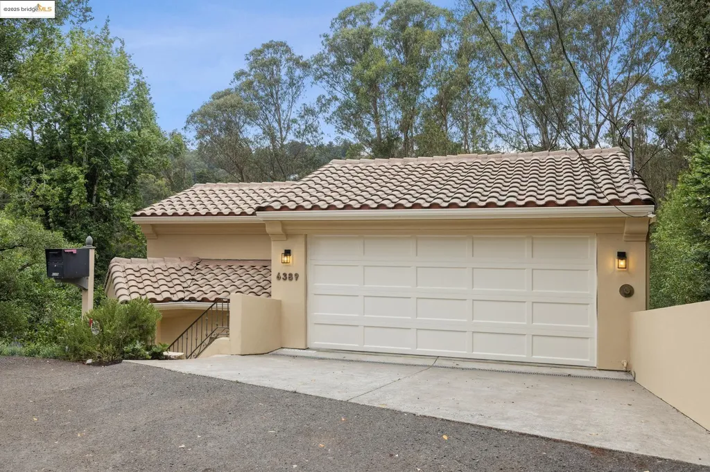 6389 Westover Drive Oakland CA 94611