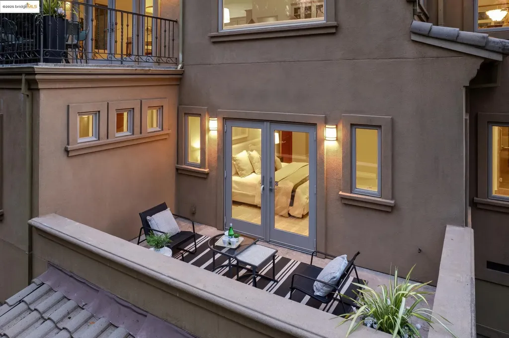6389 Westover Drive Oakland CA 94611