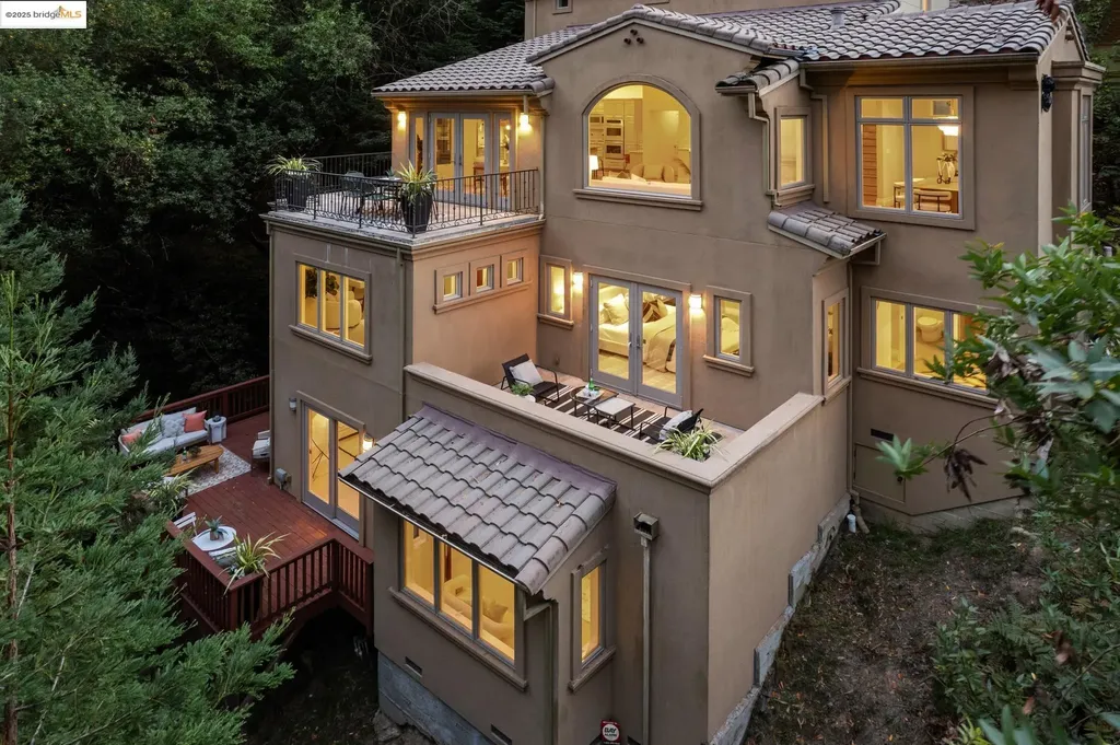 6389 Westover Drive Oakland CA 94611