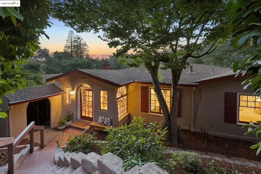 1832 Woodhaven Way Oakland CA 94611