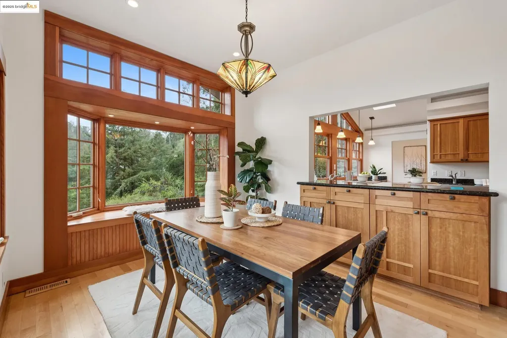 1832 Woodhaven Way Oakland CA 94611