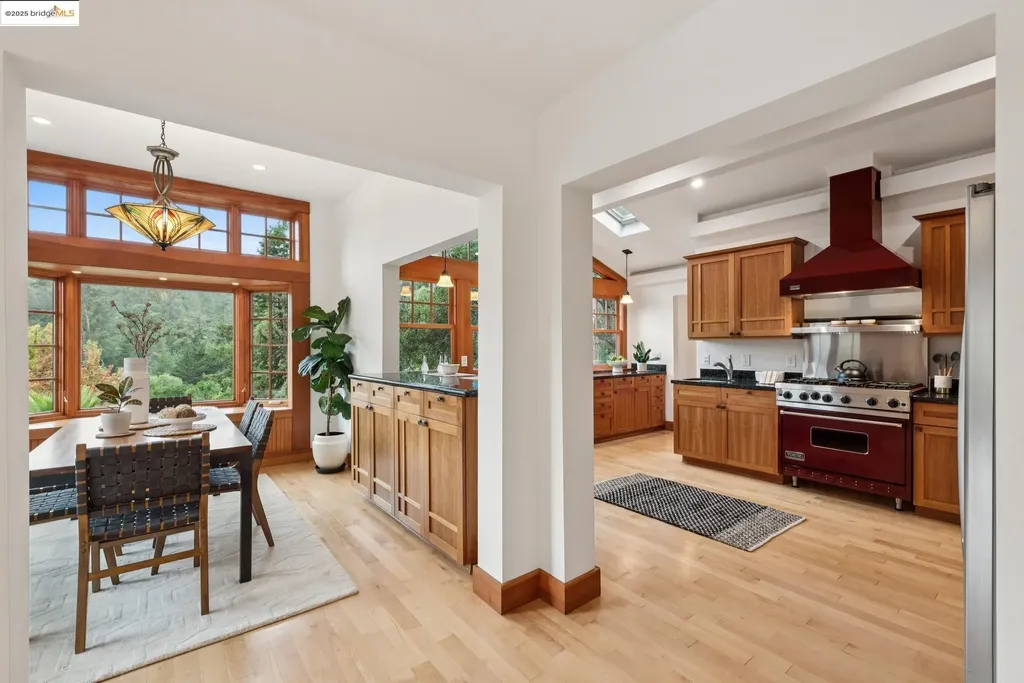 1832 Woodhaven Way Oakland CA 94611