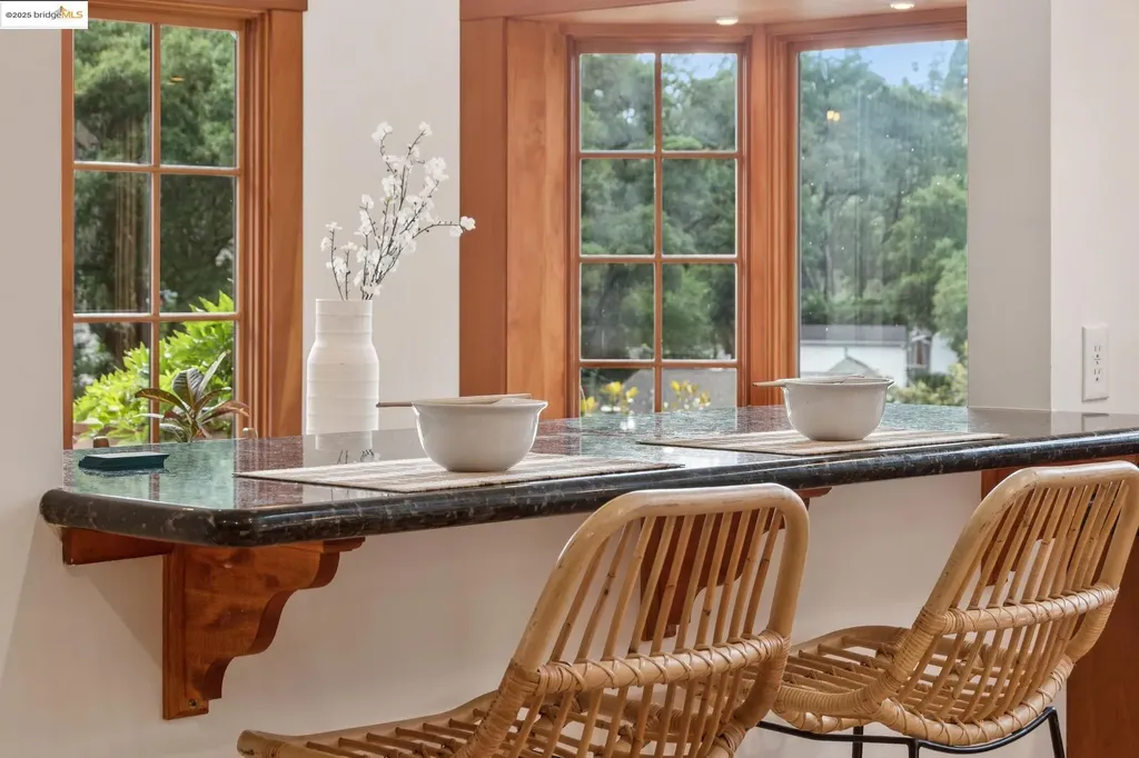 1832 Woodhaven Way Oakland CA 94611