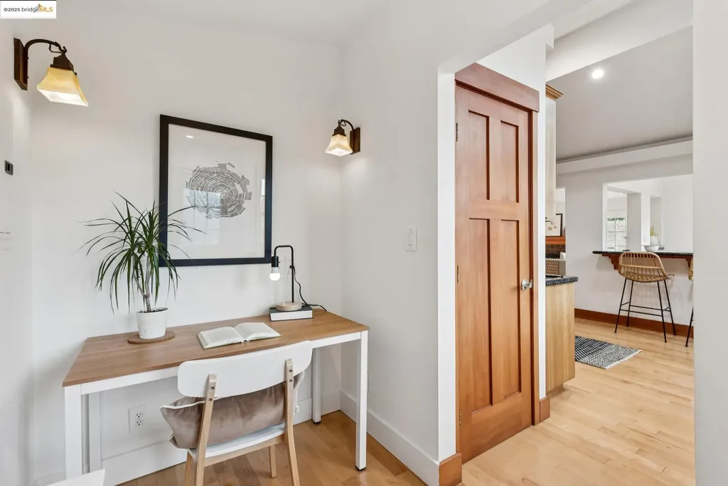 1832 Woodhaven Way Oakland CA 94611