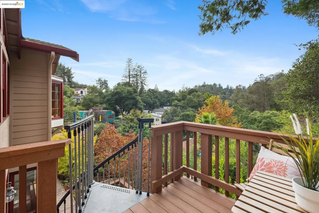 1832 Woodhaven Way Oakland CA 94611