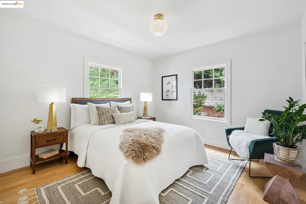 1832 Woodhaven Way Oakland CA 94611