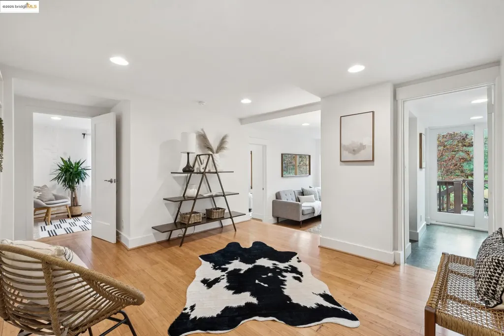 1832 Woodhaven Way Oakland CA 94611