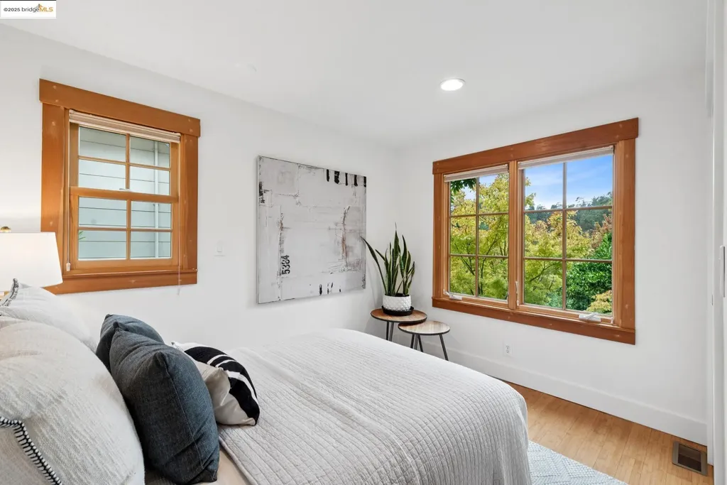 1832 Woodhaven Way Oakland CA 94611