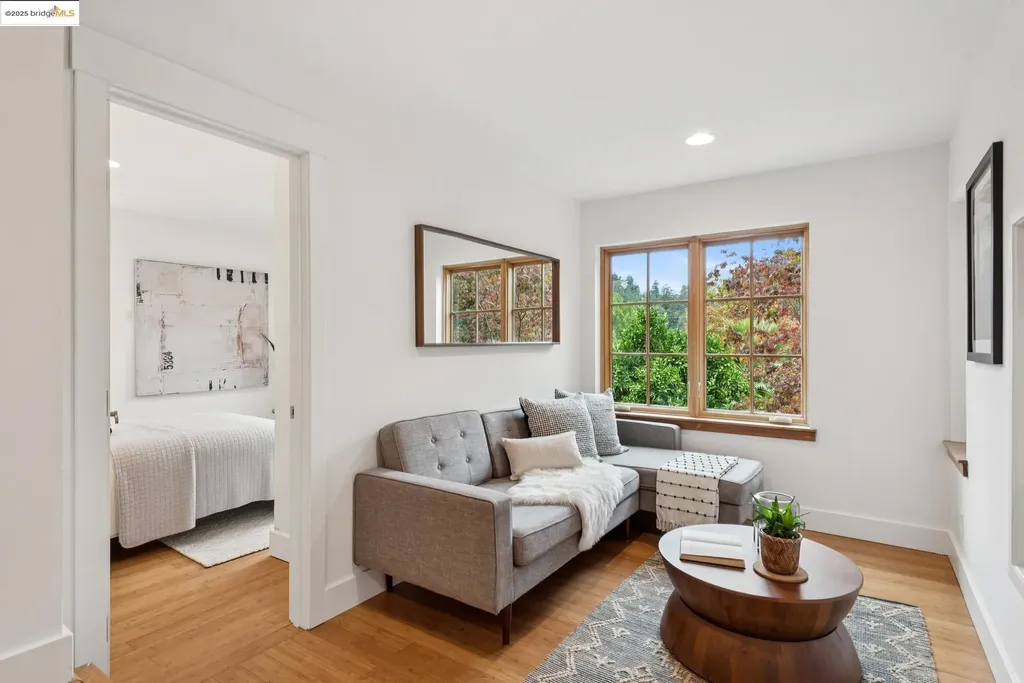 1832 Woodhaven Way Oakland CA 94611