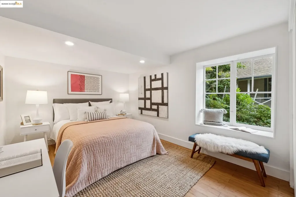 1832 Woodhaven Way Oakland CA 94611