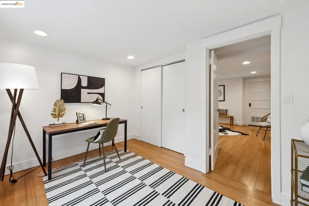 1832 Woodhaven Way Oakland CA 94611