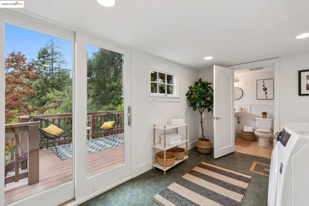 1832 Woodhaven Way Oakland CA 94611