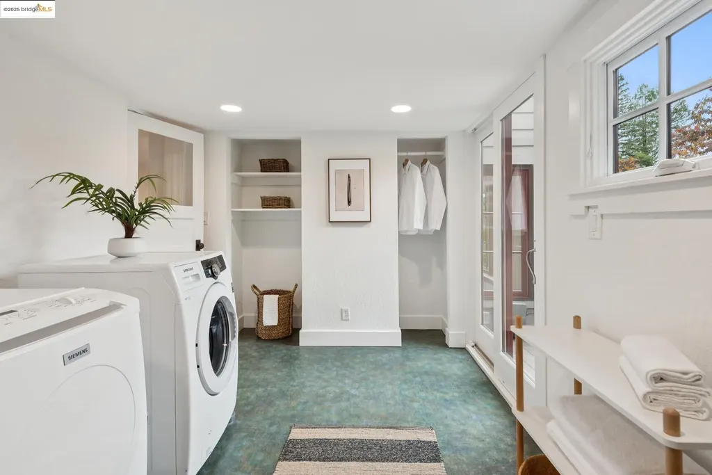 1832 Woodhaven Way Oakland CA 94611