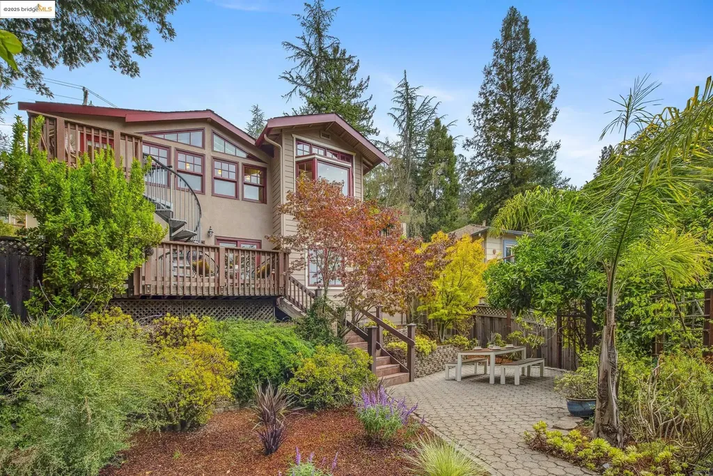 1832 Woodhaven Way Oakland CA 94611