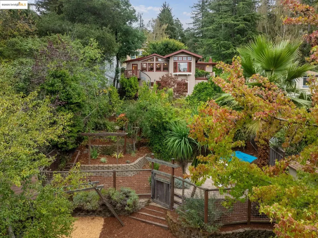 1832 Woodhaven Way Oakland CA 94611