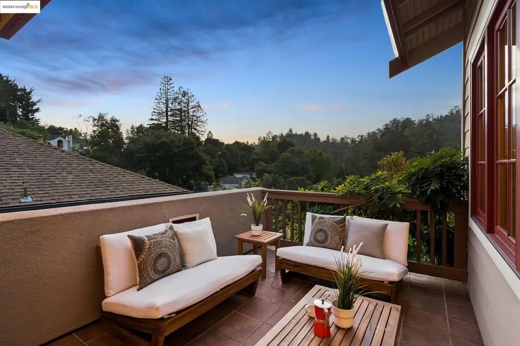 1832 Woodhaven Way Oakland CA 94611