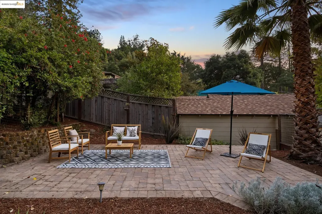 1832 Woodhaven Way Oakland CA 94611