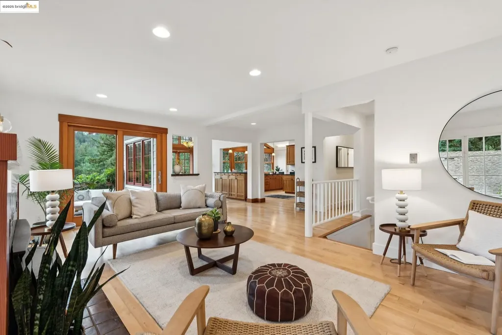 1832 Woodhaven Way Oakland CA 94611