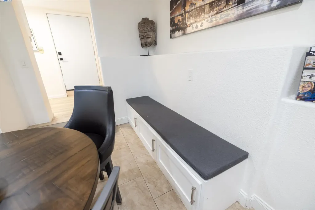 1234 Willow Street Oakland CA 94607