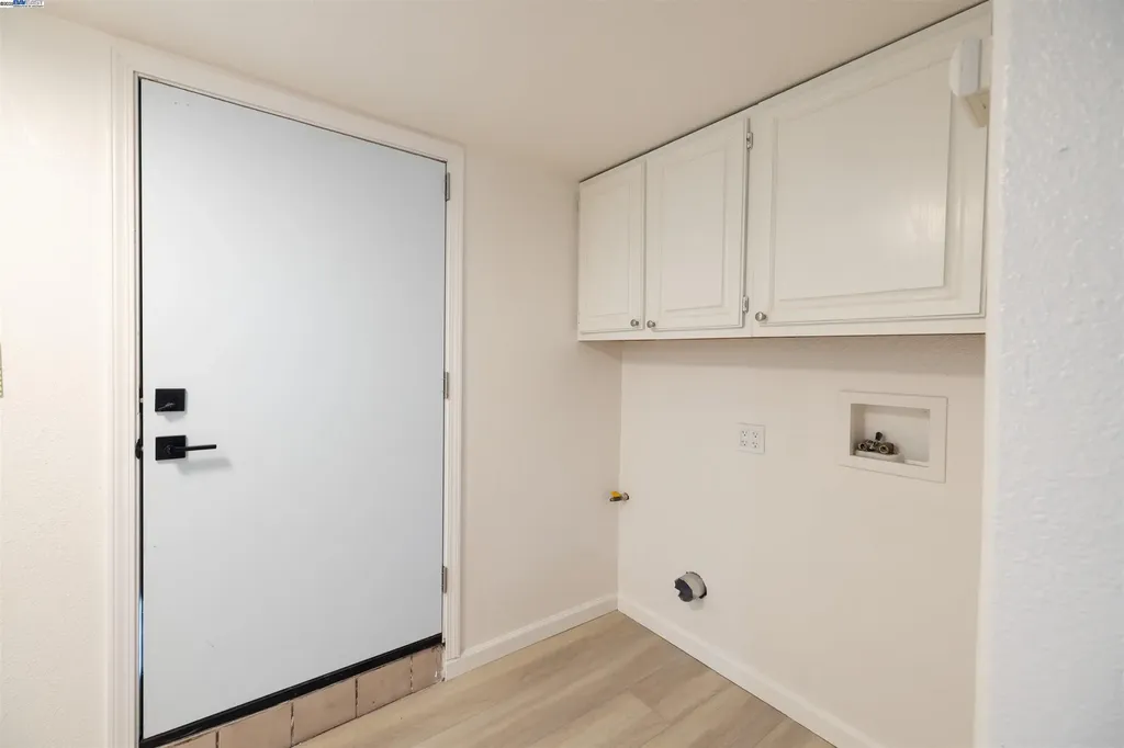 1234 Willow Street Oakland CA 94607