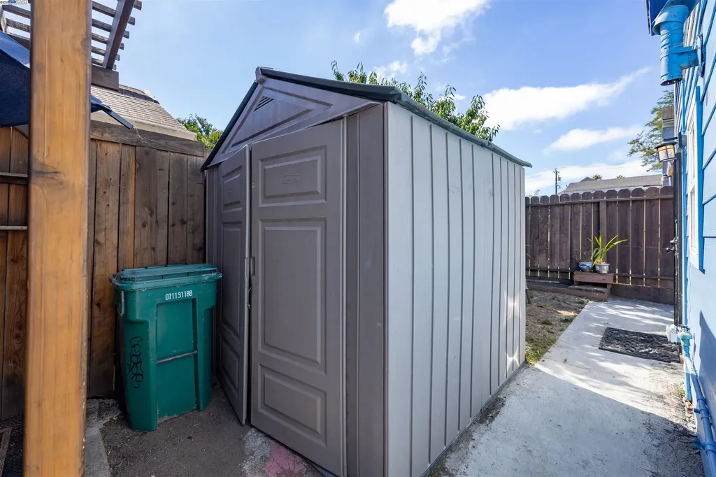 1234 Willow Street Oakland CA 94607