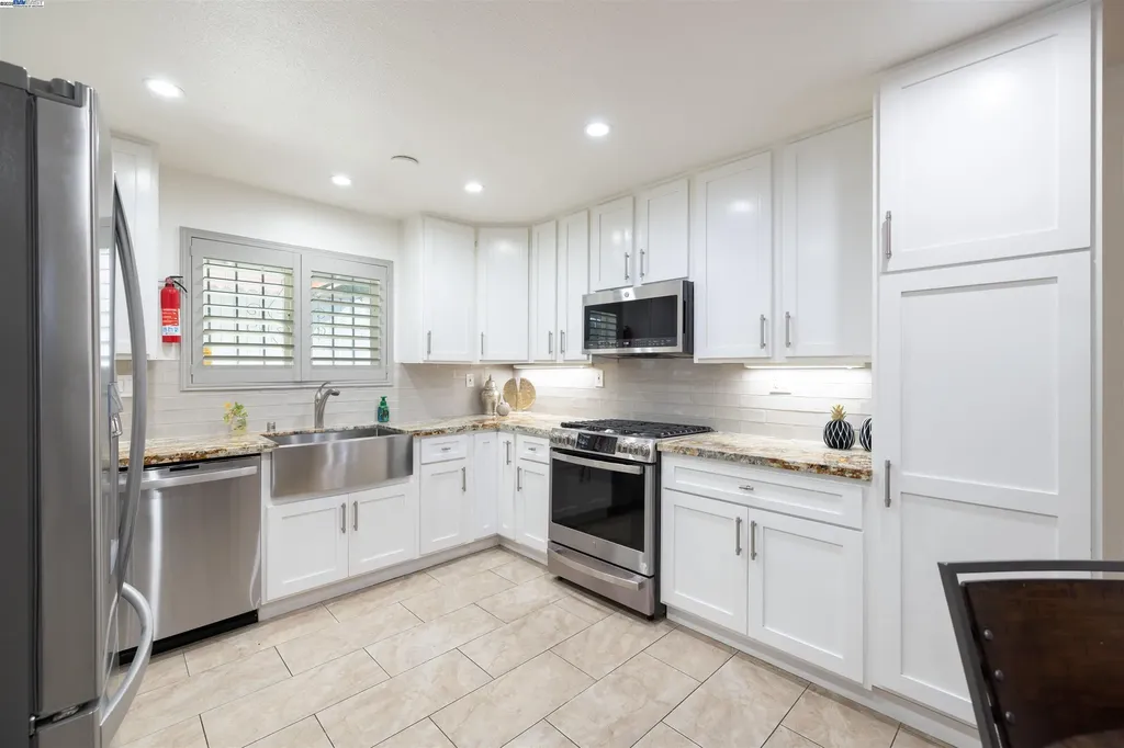 1234 Willow Street Oakland CA 94607