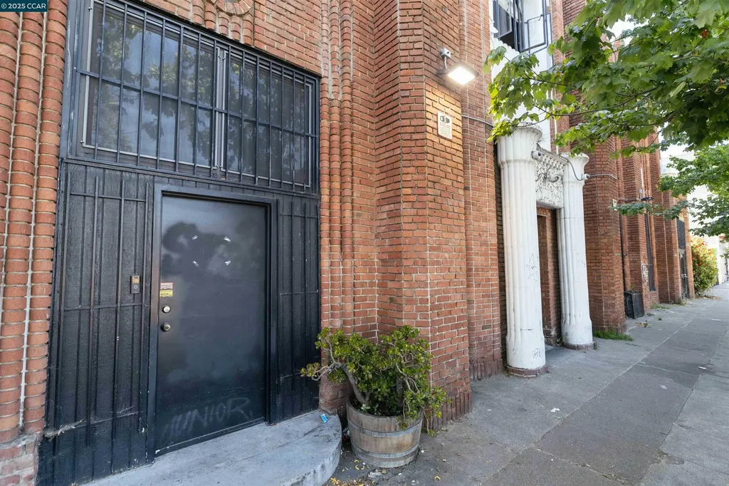 2521 San Pablo Avenue Oakland CA 94612