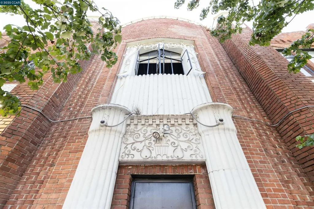 2521 San Pablo Avenue Oakland CA 94612