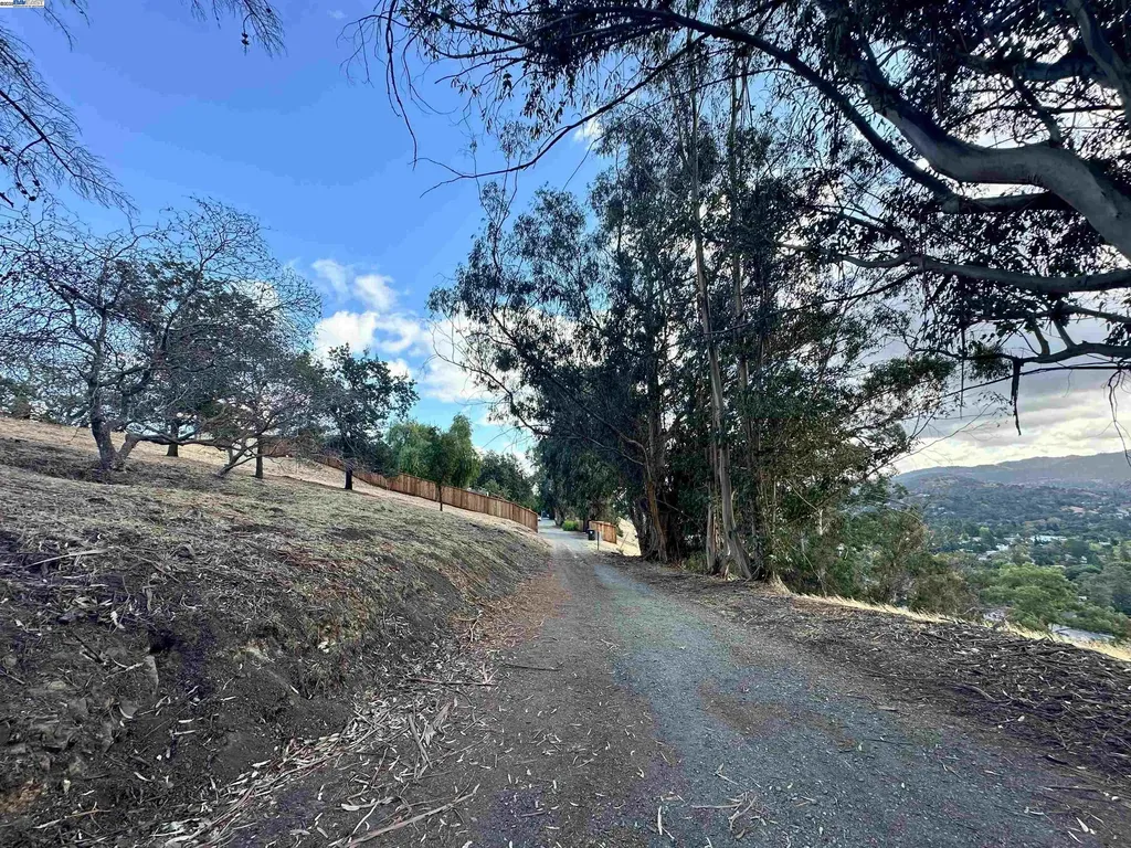 194 Hillcroft Way Walnut Creek CA 94597