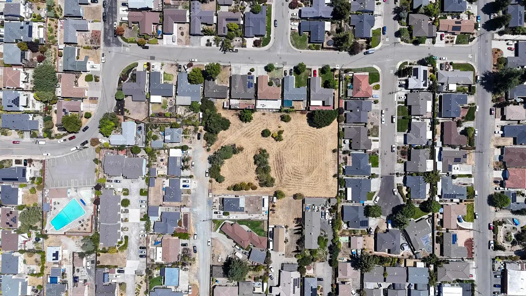 19430 Center Street Castro Valley CA 94546