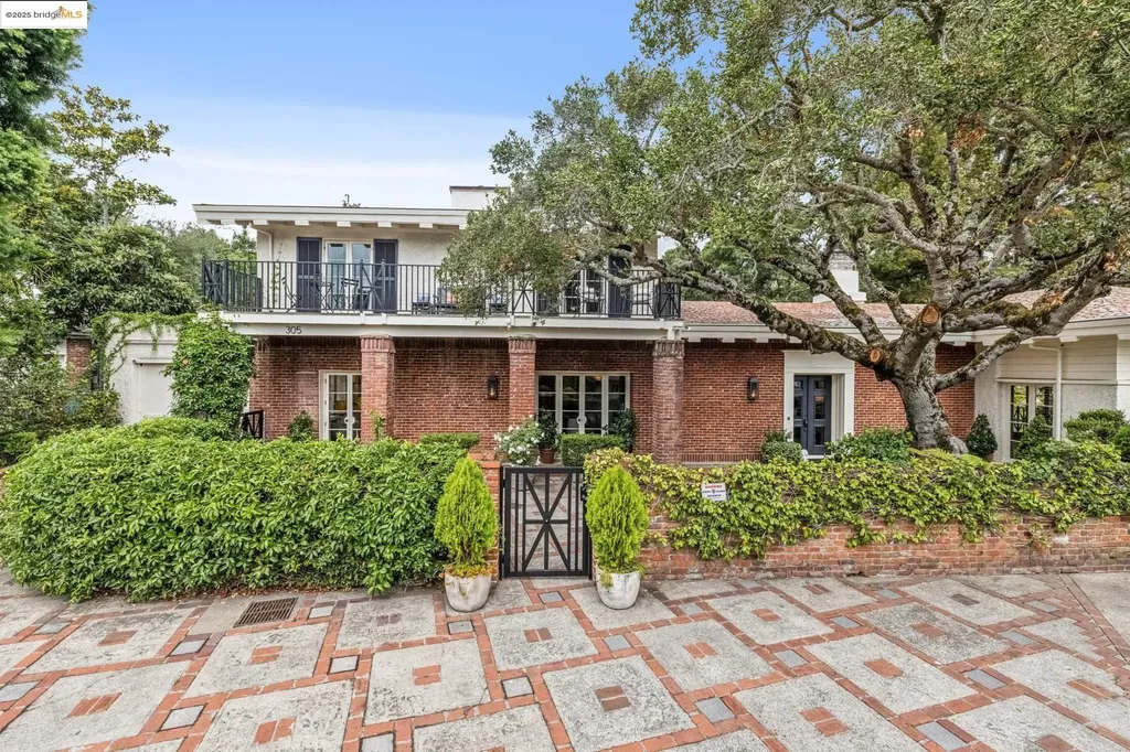 Berkeley CA, 305 The Uplands