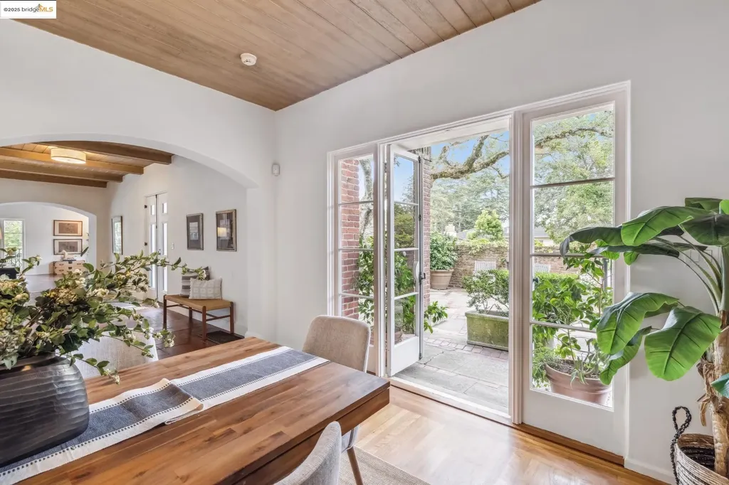 305 The Uplands Berkeley CA 94705