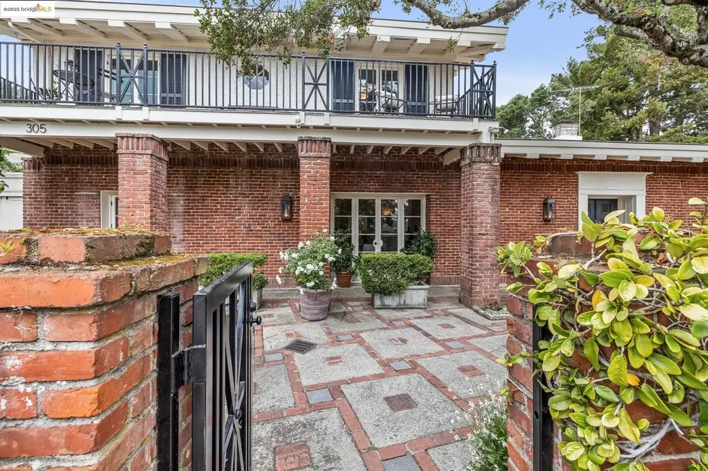 305 The Uplands Berkeley CA 94705