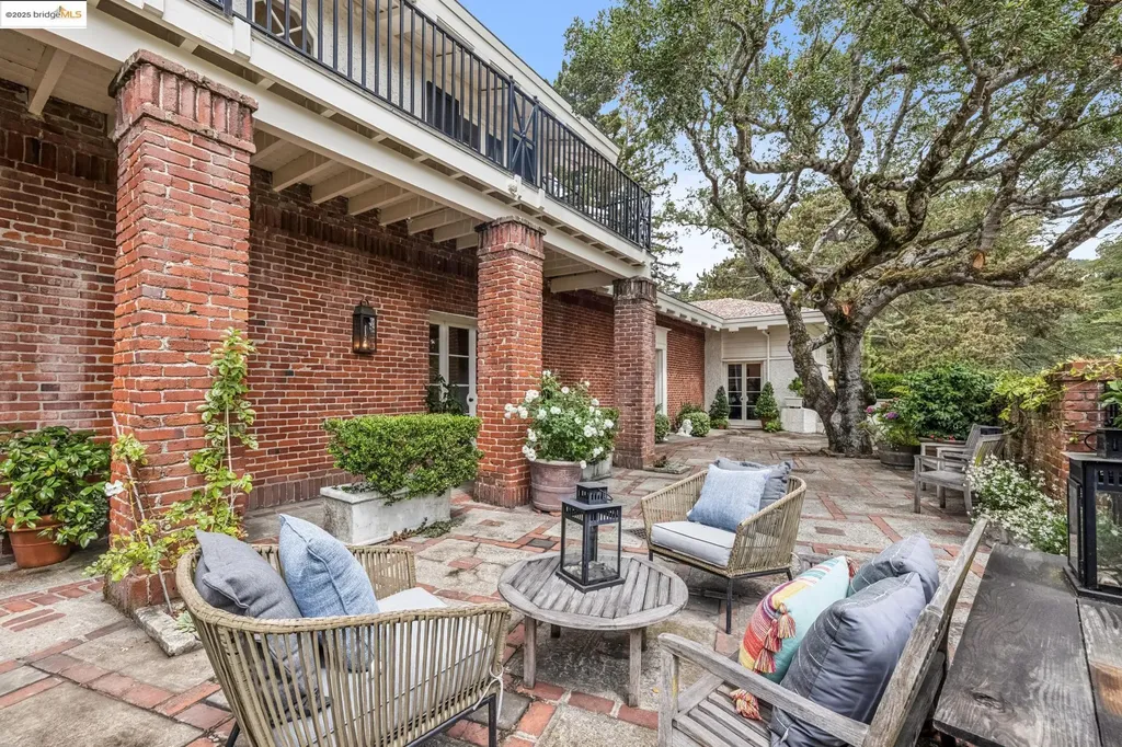 305 The Uplands Berkeley CA 94705