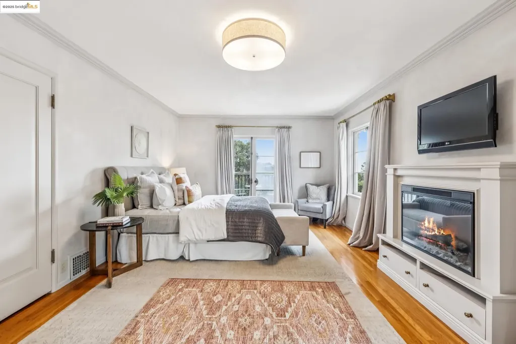 305 The Uplands Berkeley CA 94705